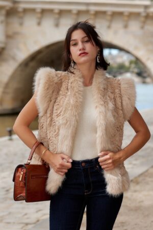Gilet en Fausse Fourrure avec Épaulettes | JS-953